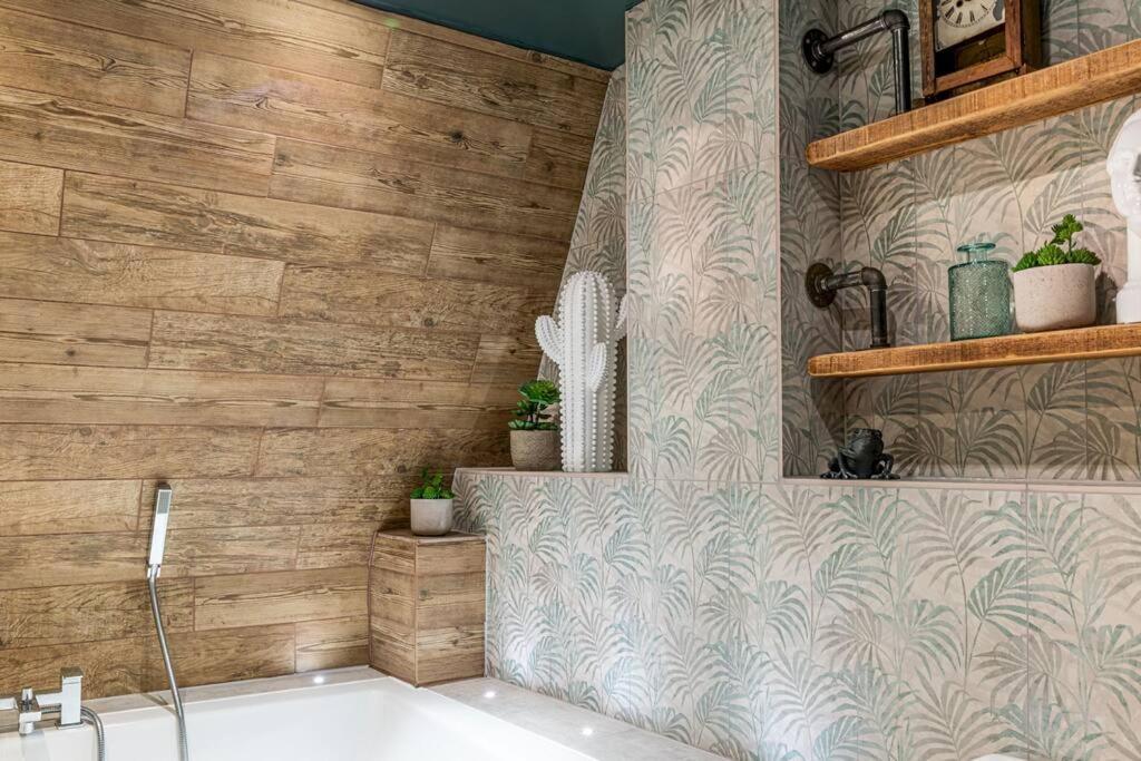 Style & Opulence In Georgian Chapel W Parking Apartment Bath Exterior photo